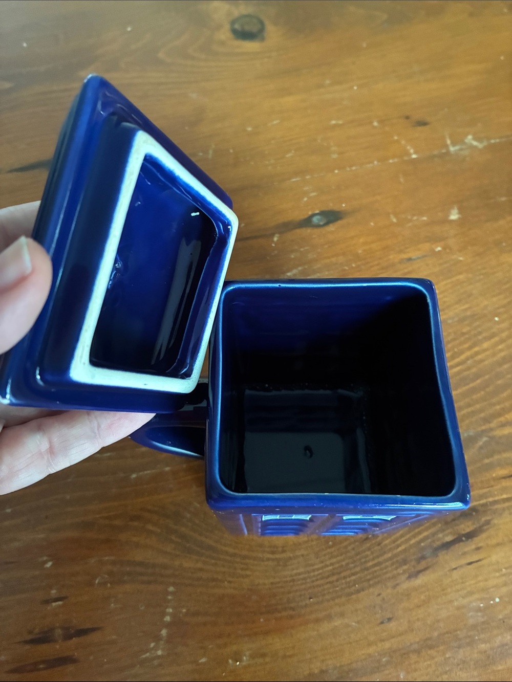 TARDIS-Inspired Blue Ceramic Mug with Lid - Police Box Design - Picture 2 of 3